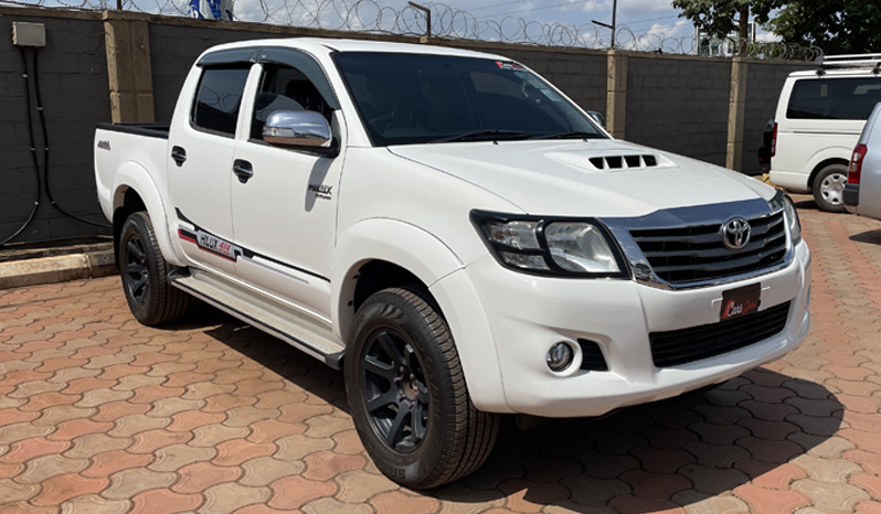 
								Toyota Hilux Double Cab 2013 full									