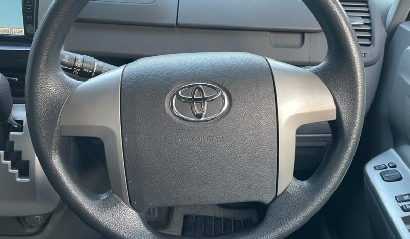 
								Toyota Voxy 2008 full									