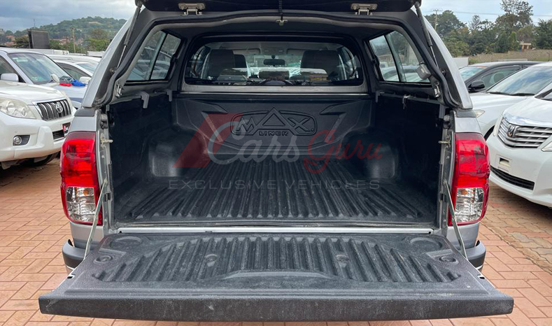 
								Toyota Double Cab Hilux 2017 full									