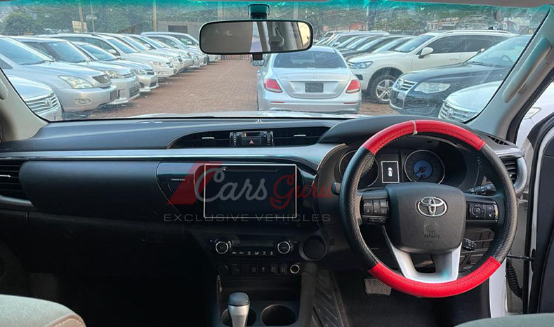 
								Toyota Double Cab Hilux 2015 full									