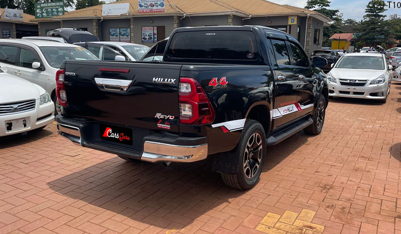 
								Toyota Double Cab Hilux 2016 full									