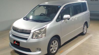 Toyota Noah 2008
